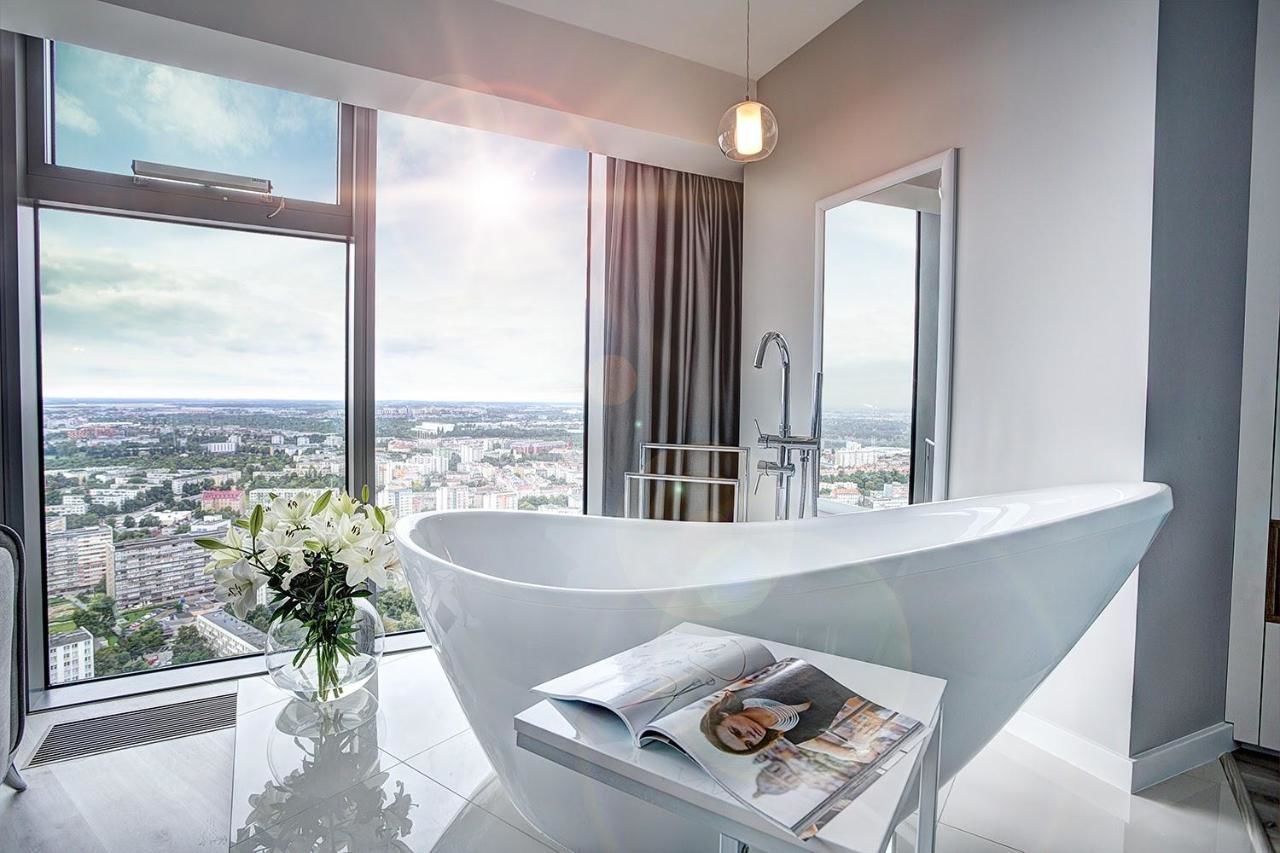 Апартаменты Bathtub View Luxury Apartments in Sky Tower Вроцлав-12