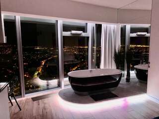 Апартаменты Bathtub View Luxury Apartments in Sky Tower Вроцлав Апартаменты с ванной и душем-15