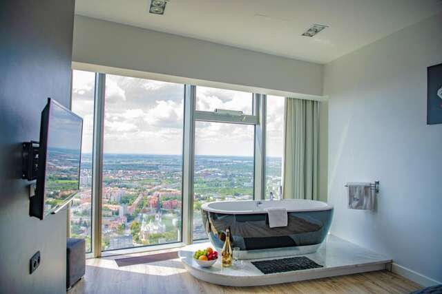 Апартаменты Bathtub View Luxury Apartments in Sky Tower Вроцлав-33