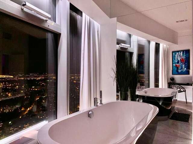 Апартаменты Bathtub View Luxury Apartments in Sky Tower Вроцлав-70