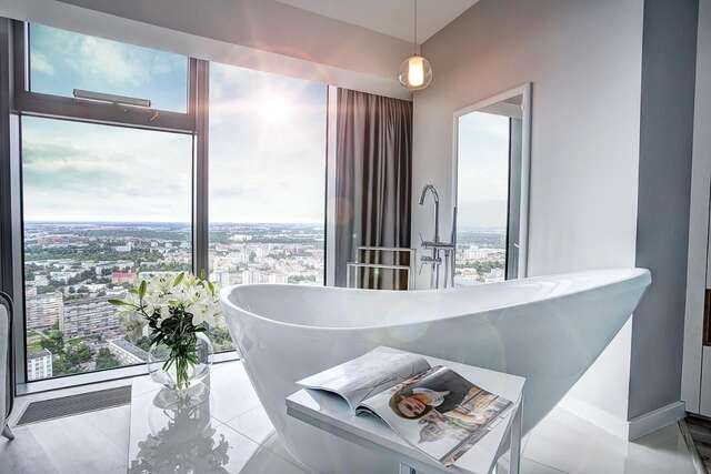 Апартаменты Bathtub View Luxury Apartments in Sky Tower Вроцлав-11